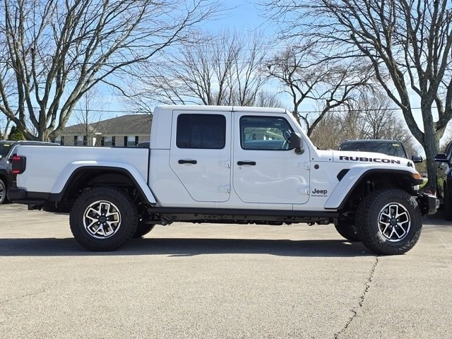 Used 2025 Bright White Clearcoat Jeep Rubicon image 28