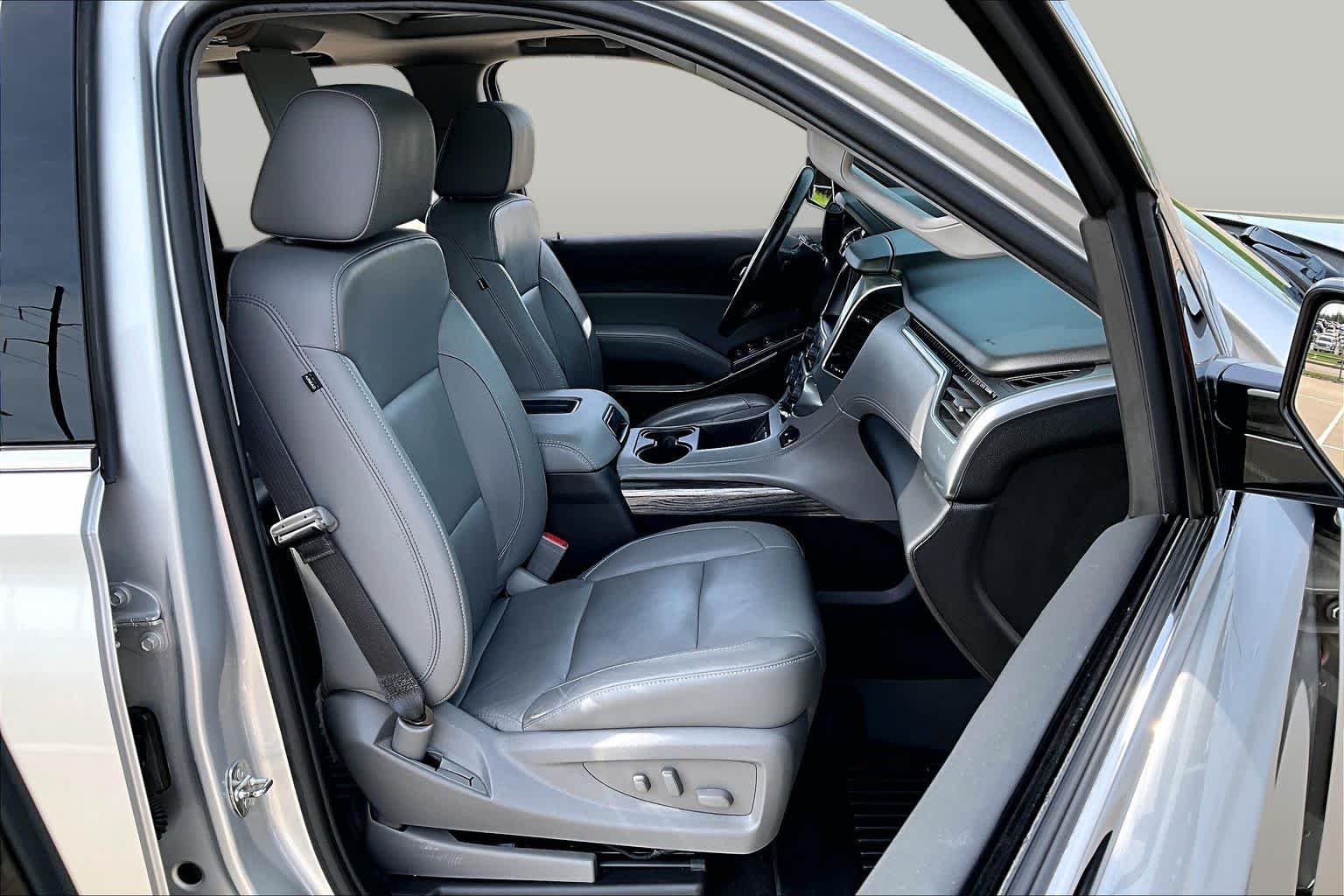 Used 2019 Silver Ice Metallic Chevrolet LT image 9