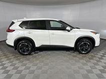 New 2025 Everest White Pearl Nissan SV image 25