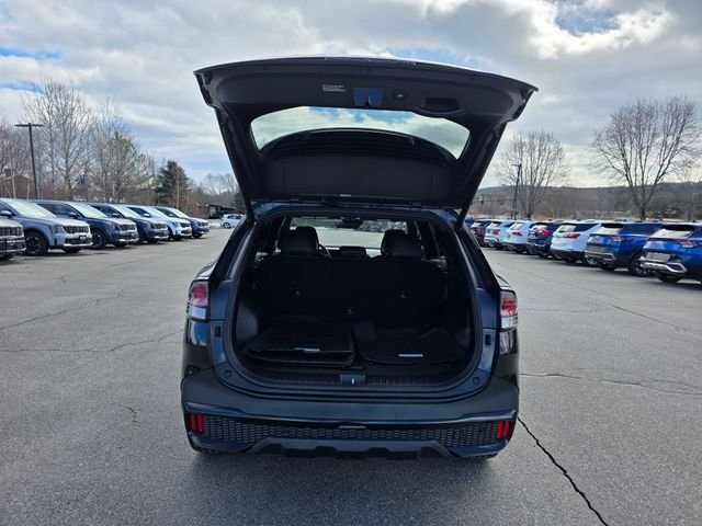 Used 2025 Black Kia X-Line image 11