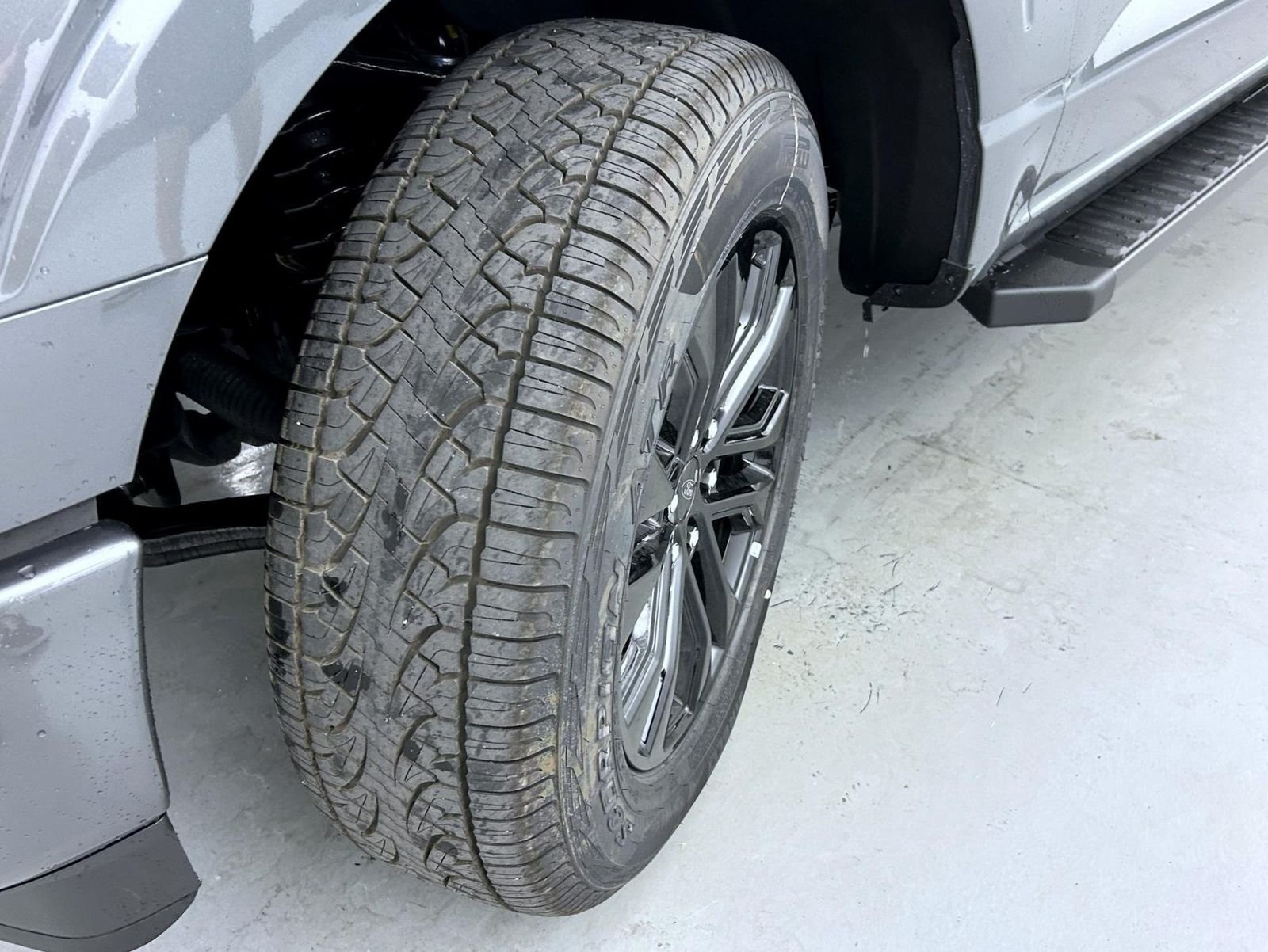 New 2026 Carbonized Gray Metallic Ford XLT image 24