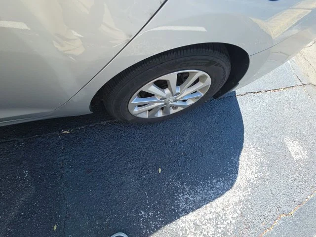 Used 2018 Silver Hyundai SEL image 4