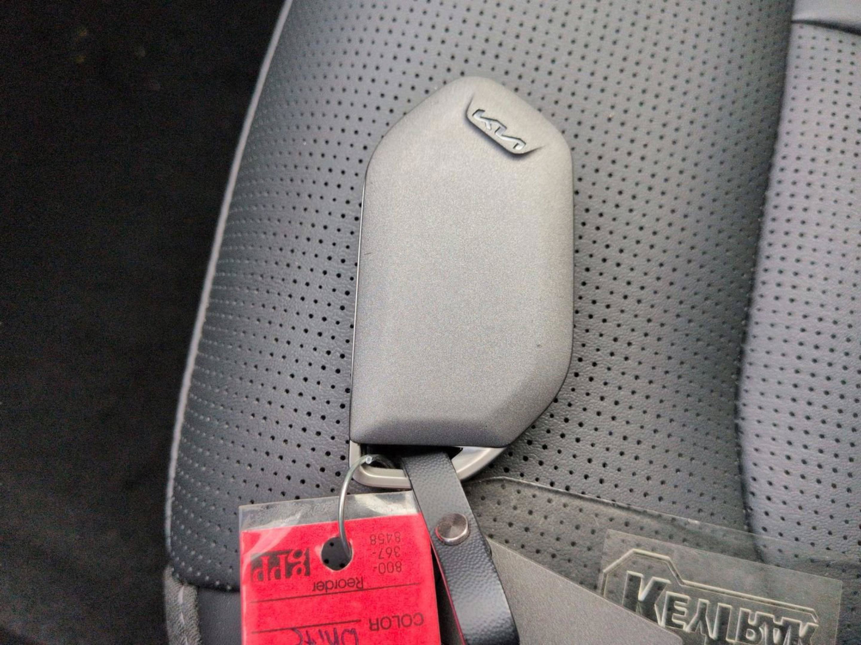New 2026 Snow White Pearl Kia EX image 33