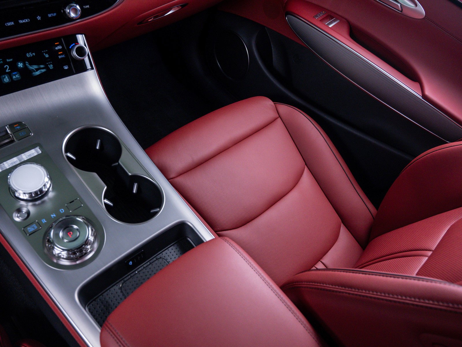 2026 GENESIS GV70 Sport Advanced - Photo 28