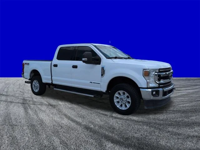 Certified Used 2020 Oxford White Ford XLT image 2