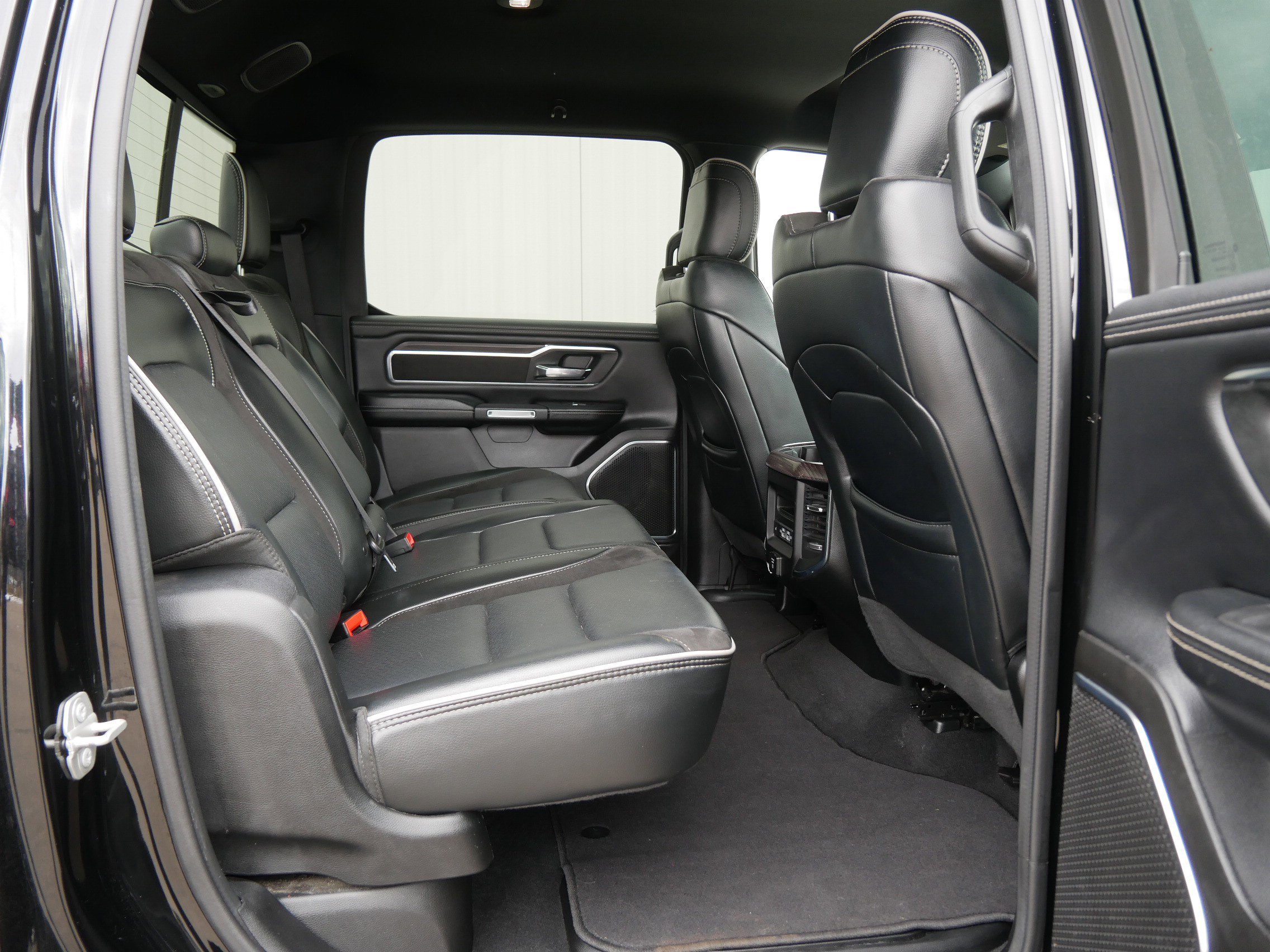 Used 2025 Diamond Black Crystal Pearlcoat Ram Laramie image 13