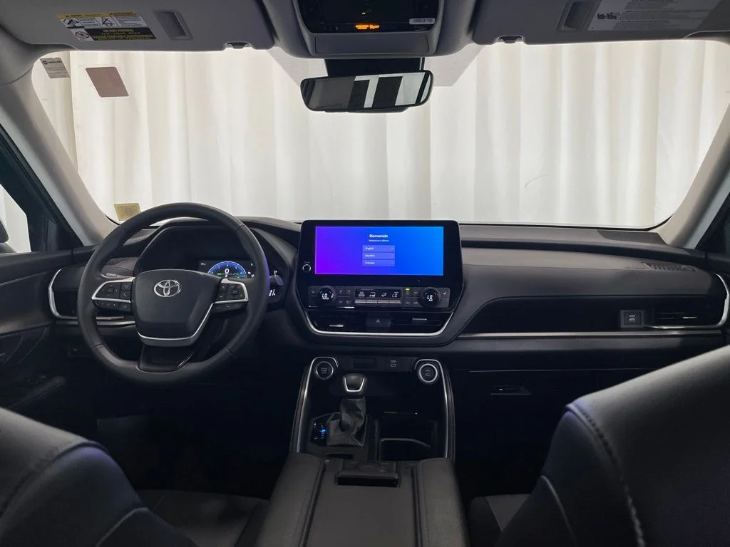 Used 2024 White Toyota XLE image 9