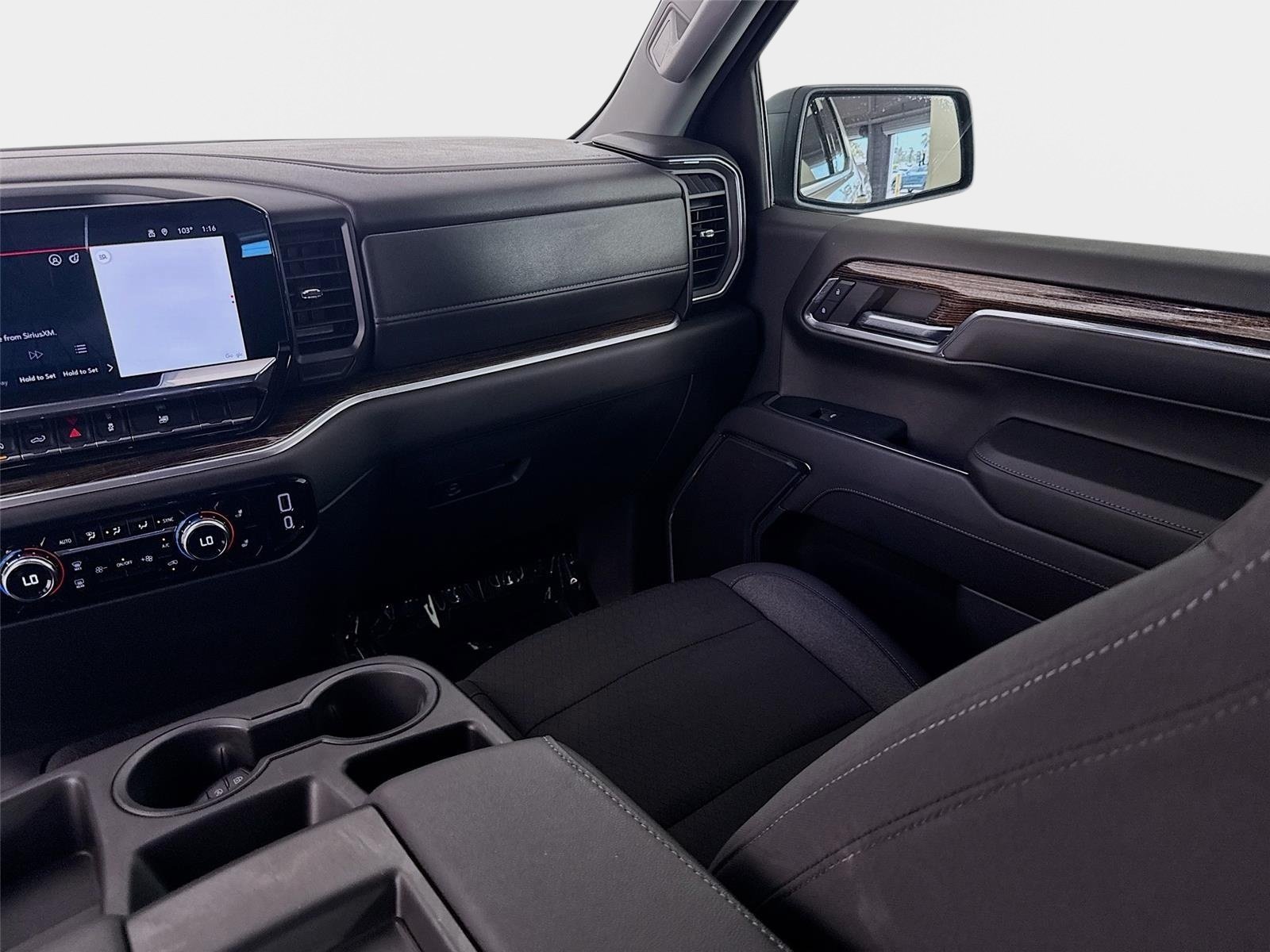 Used 2024 Summit White GMC Elevation image 24
