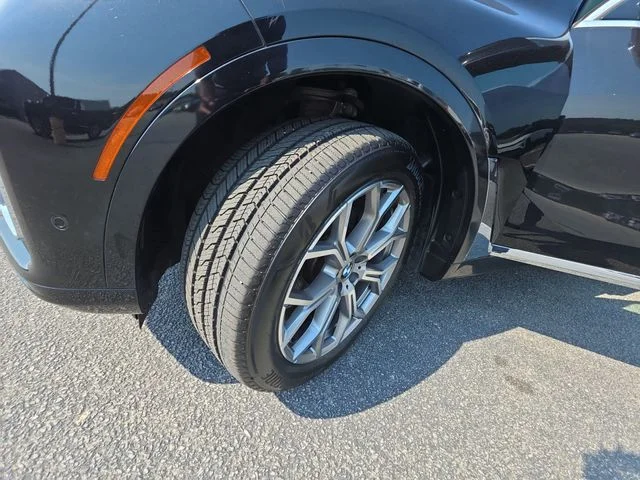 Used 2021 Black BMW xDrive40i image 35