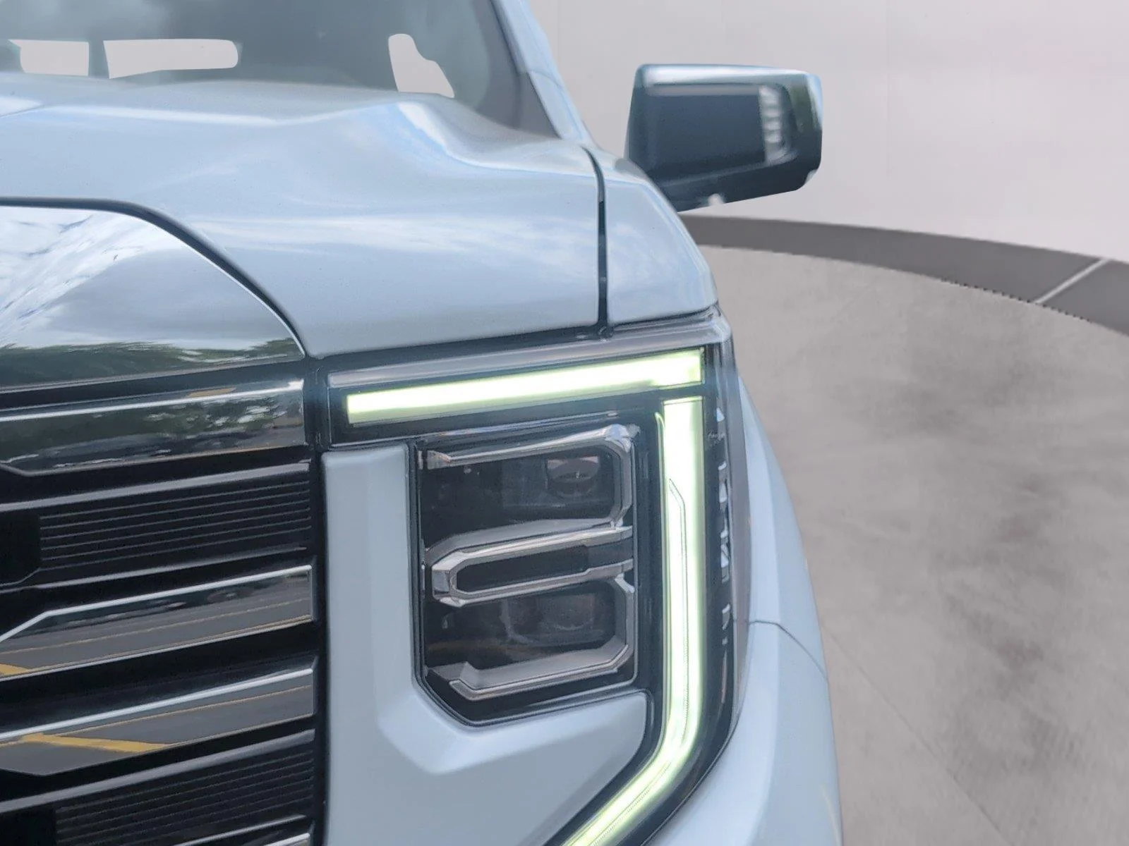 New 2026 Glacier White Tricoat GMC SLT image 36