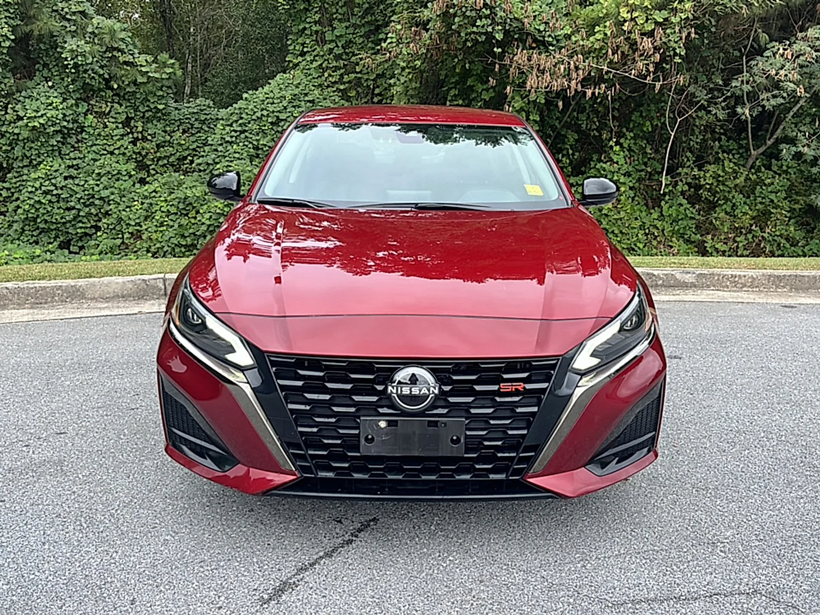 Used 2024  Nissan SR FWD image 15