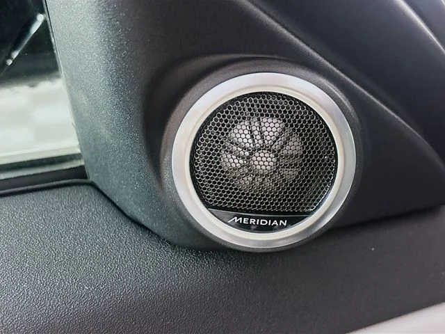 Used 2026  Land Rover S image 21