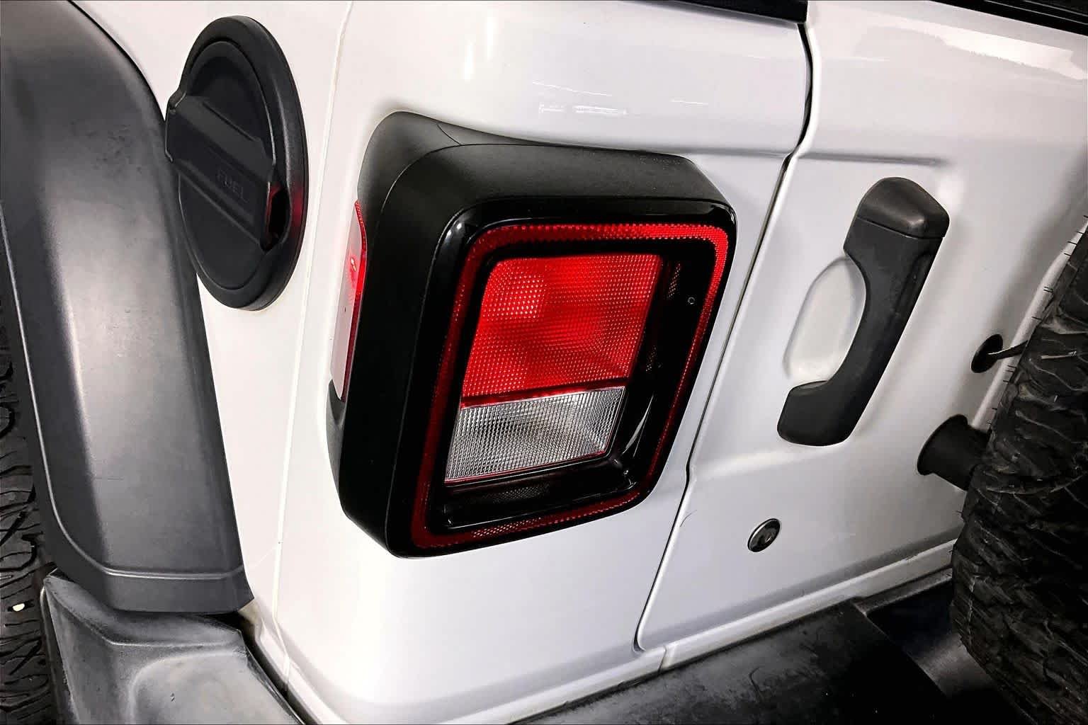 Used 2018 Bright White Clear Coat Jeep Sport S image 26