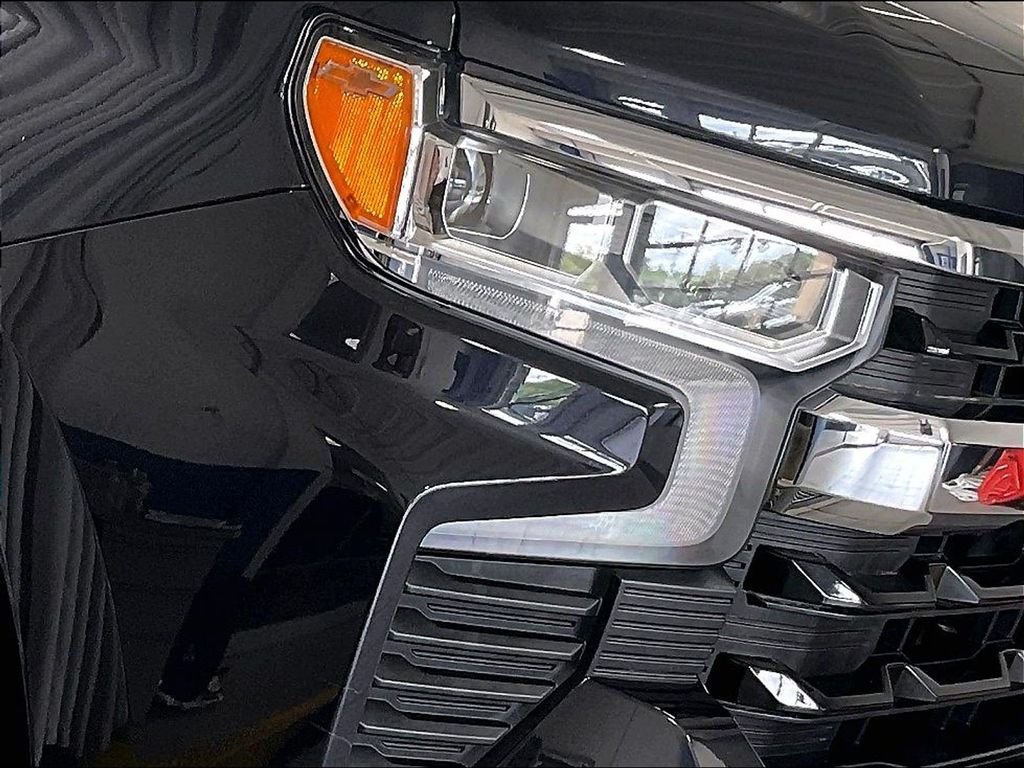 Used 2022 Gray Chevrolet LT image 32