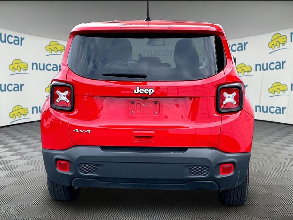 Used 2023 Colorado Red Clearcoat Jeep Latitude image 5
