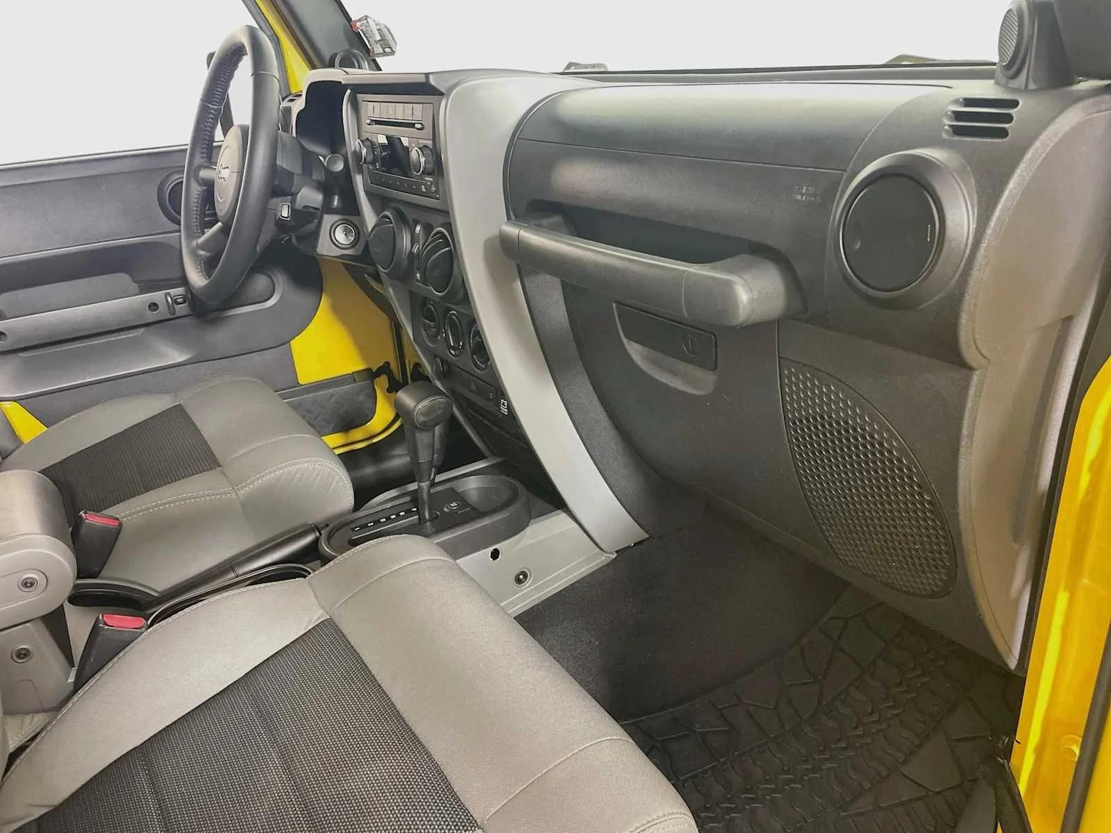 Used 2009 Detonator Yellow Jeep X image 23