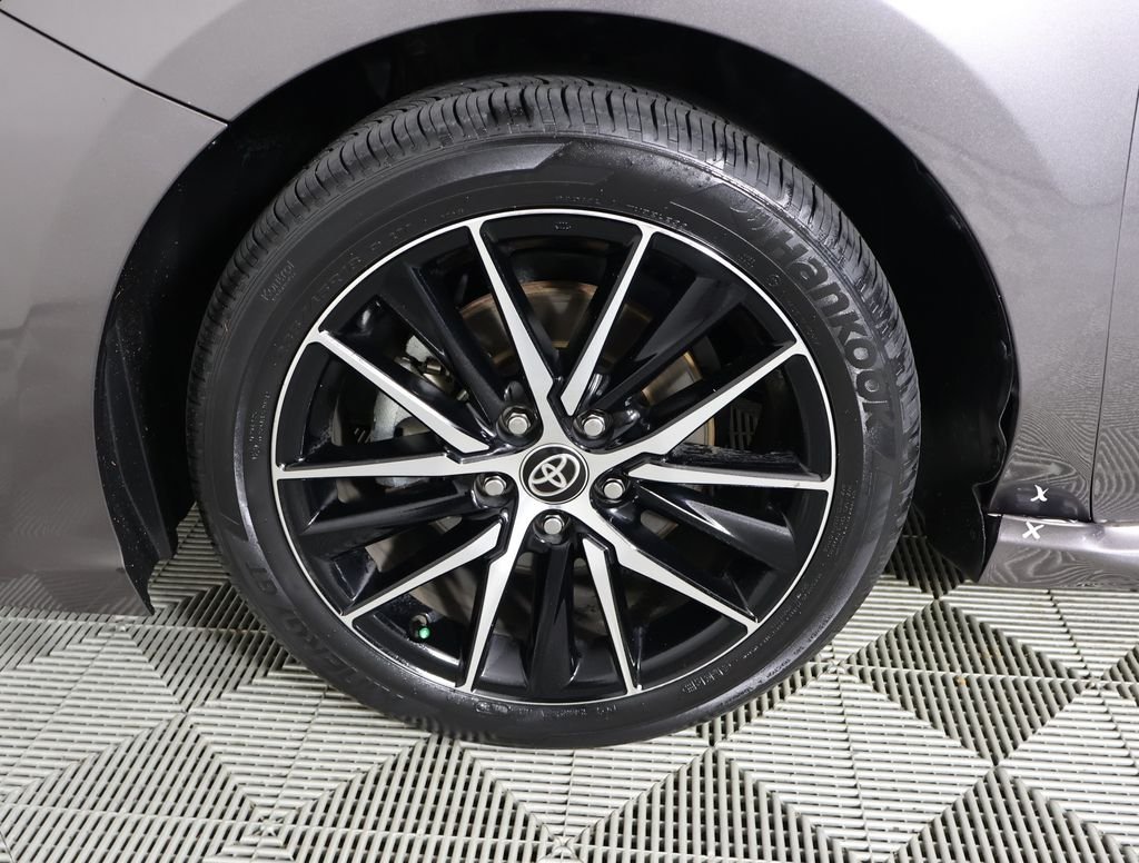 2024 Toyota Camry SE photo 4
