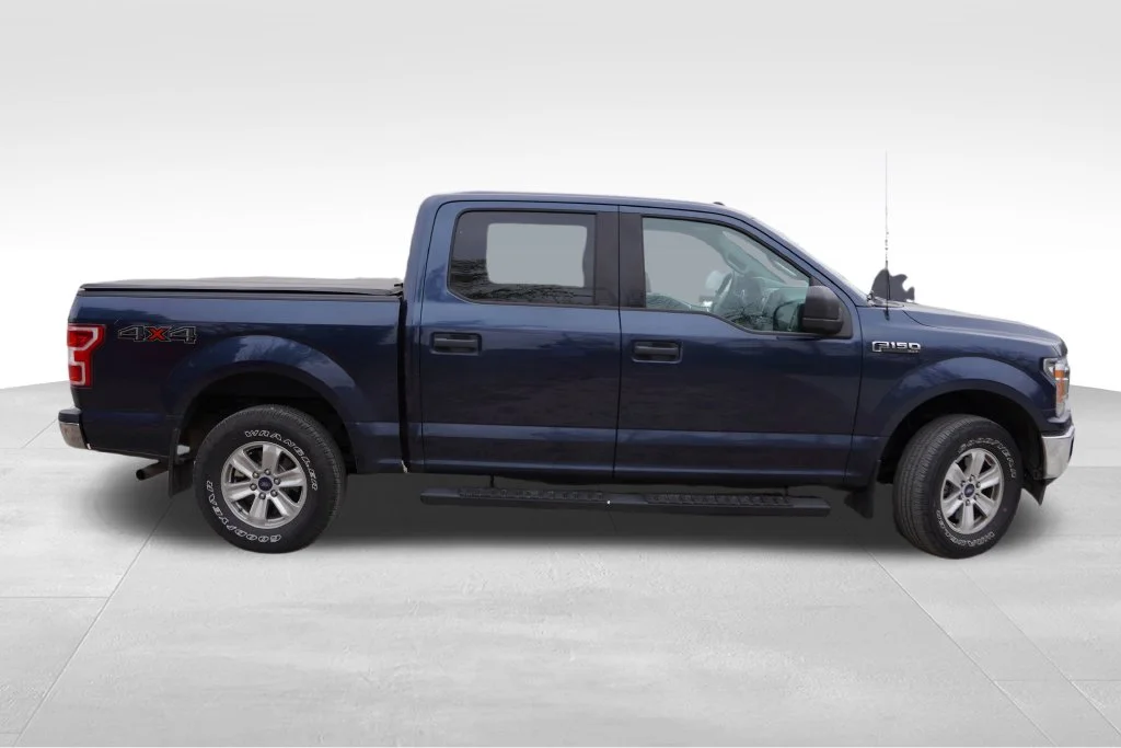 Used 2018 Blue Ford XLT image 2