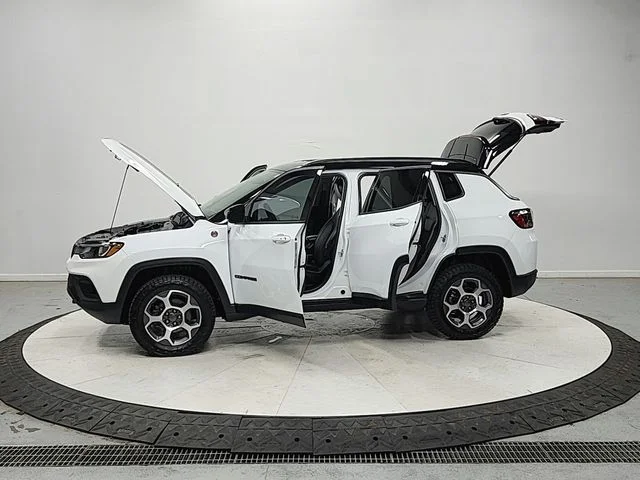 Used 2022 White Jeep Trailhawk image 12