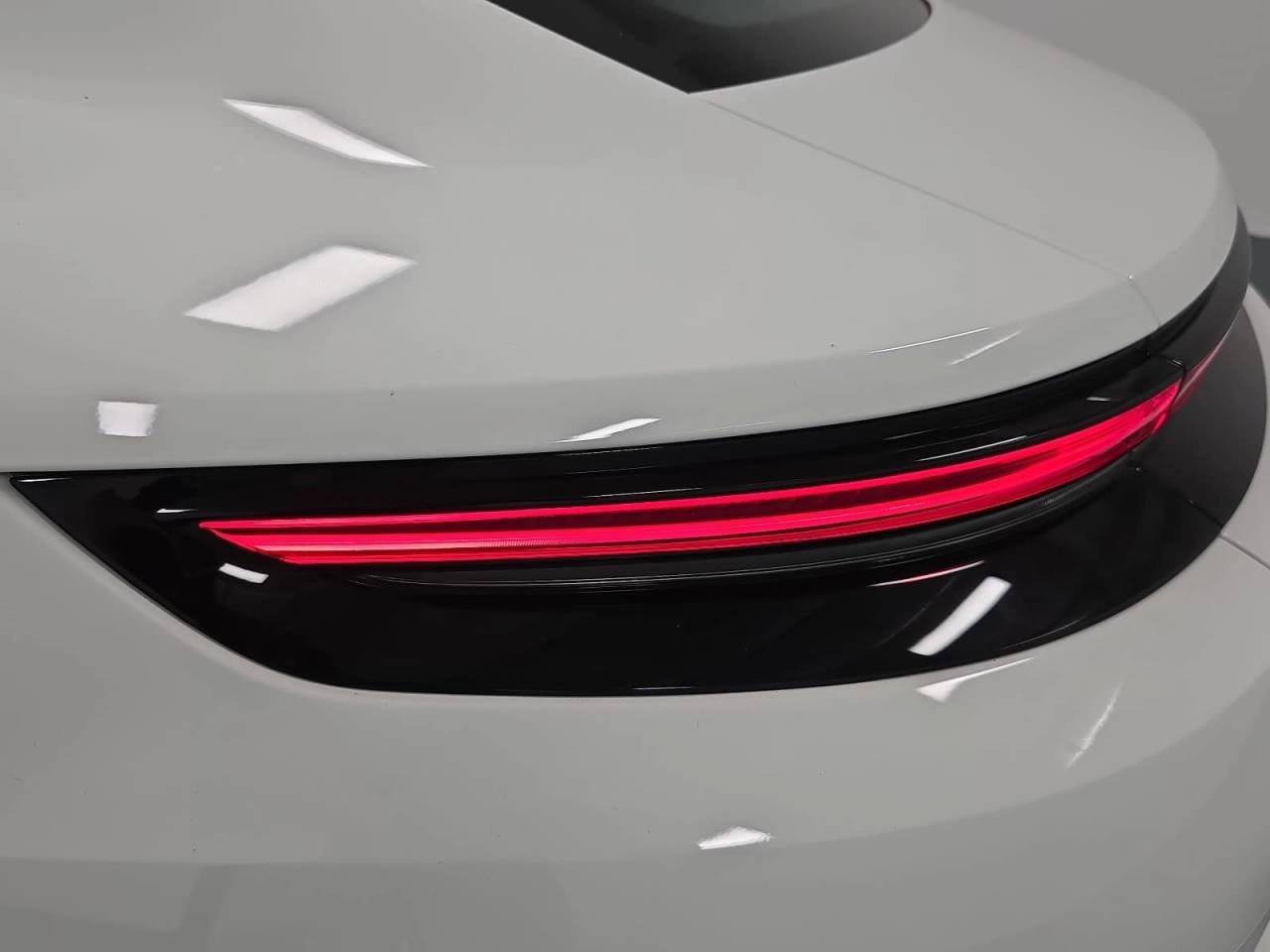 2026 Porsche Panamera 4 E-Hybrid - Photo 30