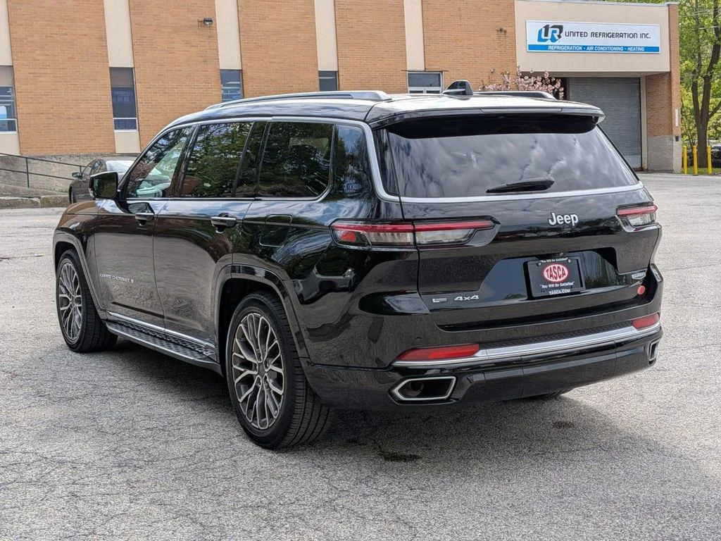 Used 2022 Black Jeep Summit image 10