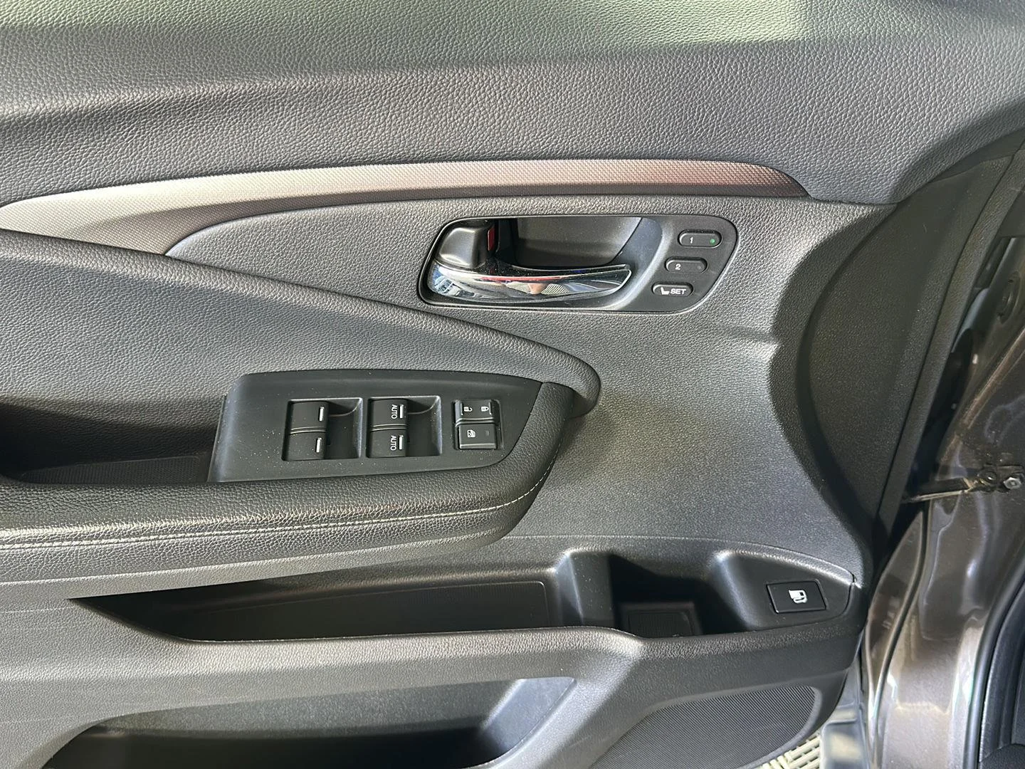 Used 2022 Pacific Pewter Metallic Honda RTL-E image 14