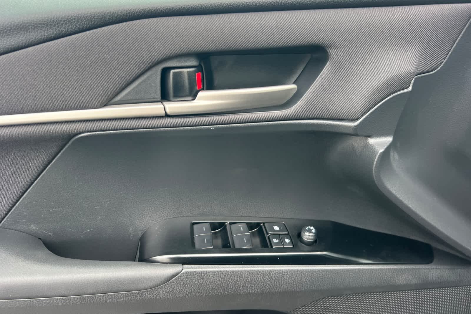 2025 Toyota Camry LE - Photo 11