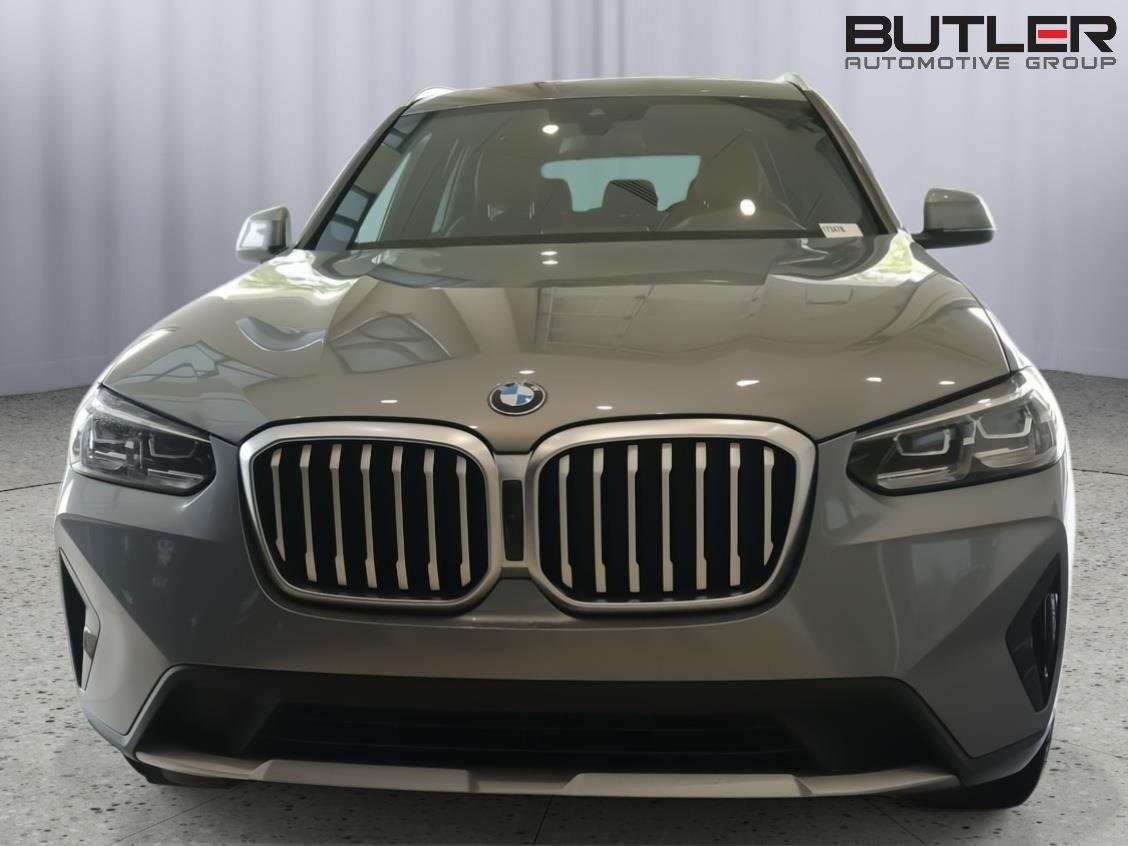 Used 2024 Skyscraper Grey Metallic BMW sDrive30i image 2