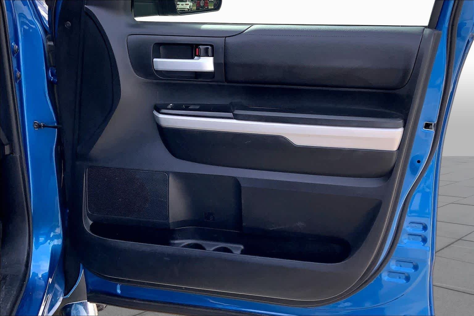 Used 2018 Blazing Blue Pearl Toyota SR5 image 21
