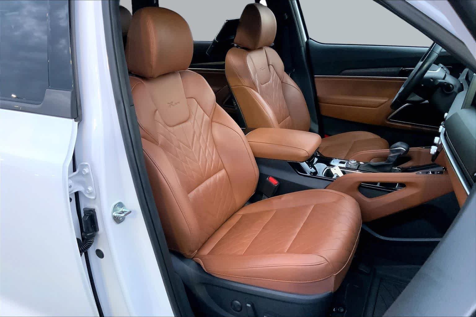 Used 2023 Glacial White Pearl Kia SX Prestige X-Pro image 9