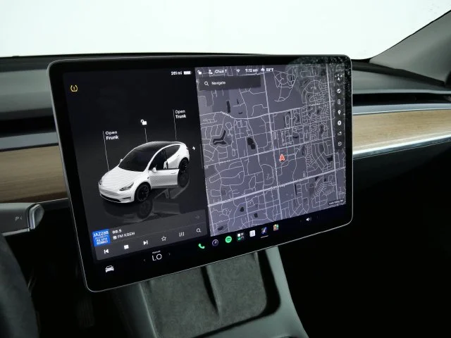 Used 2023  Tesla Long Range image 19
