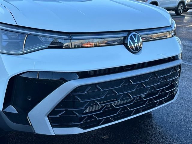 New 2026 Pure White Volkswagen 1.5T SEL image 9