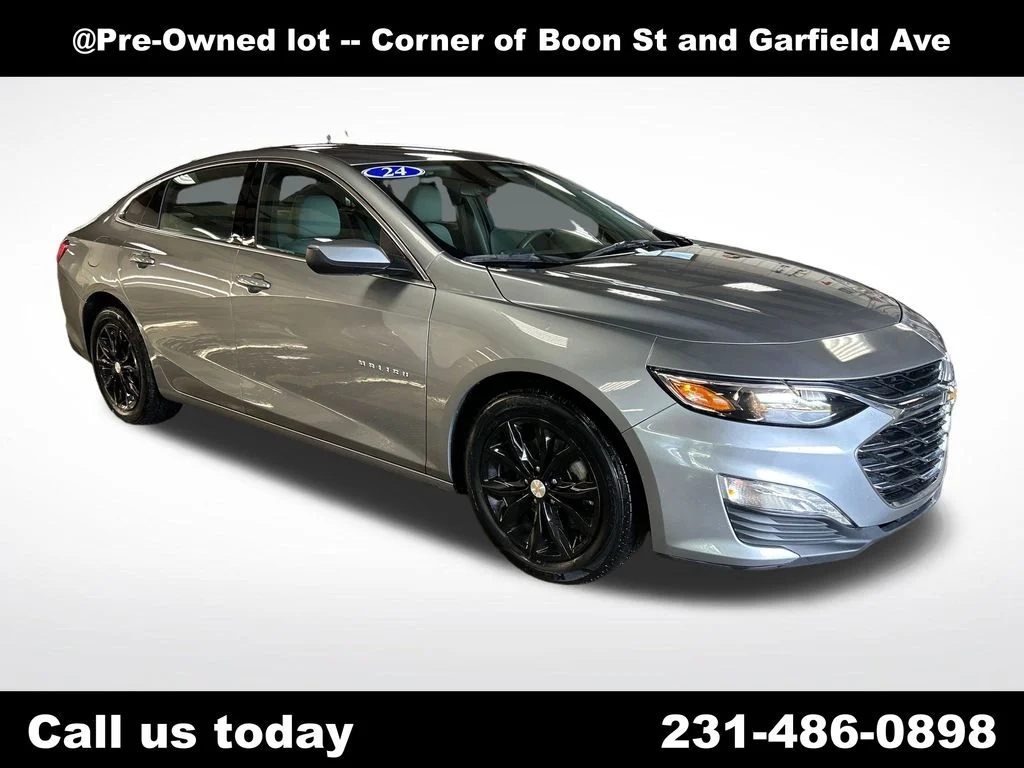 Used 2024 Gray Chevrolet LT image 7