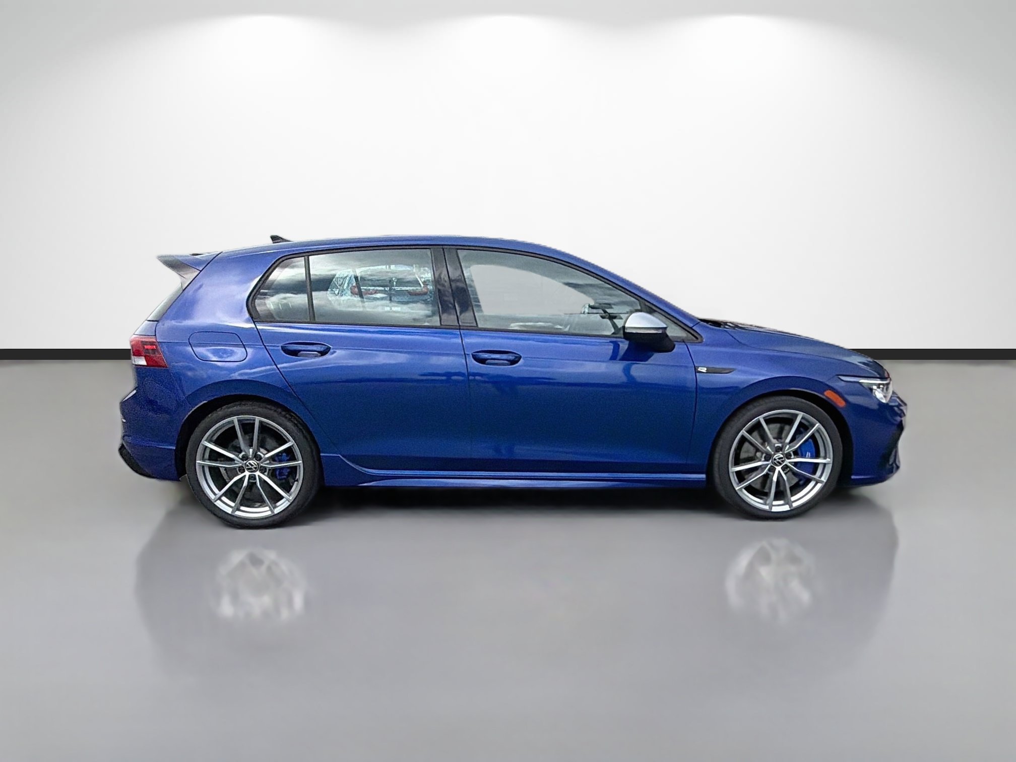 Used 2024 Blue Volkswagen 2.0T image 2