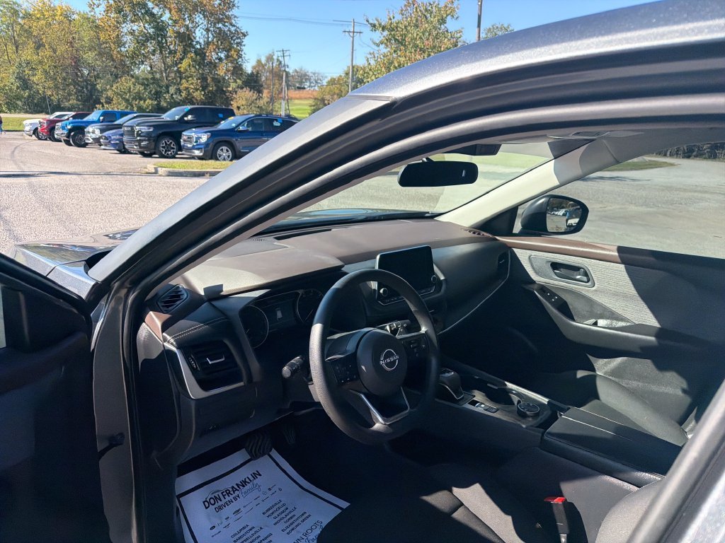 Used 2023 Gray Nissan S image 15
