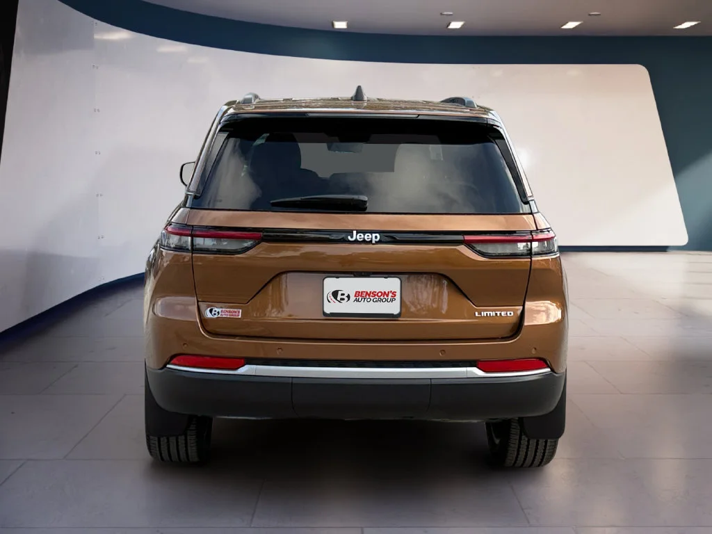New 2027 Brown Jeep Limited image 4