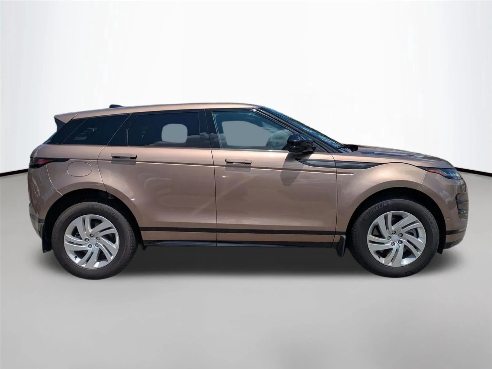 Used 2026 Corinthian Bronze Metallic Land Rover Dynamic SE image 4