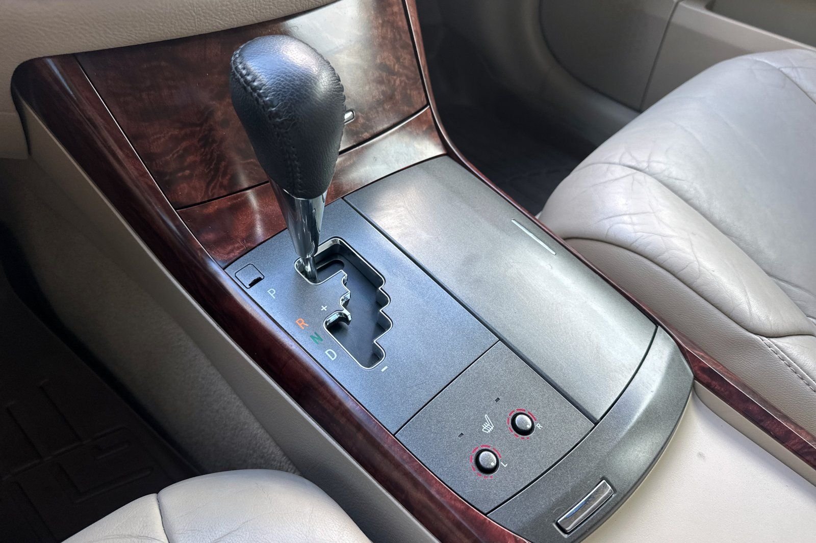 Used 2011 Black Toyota Base image 20