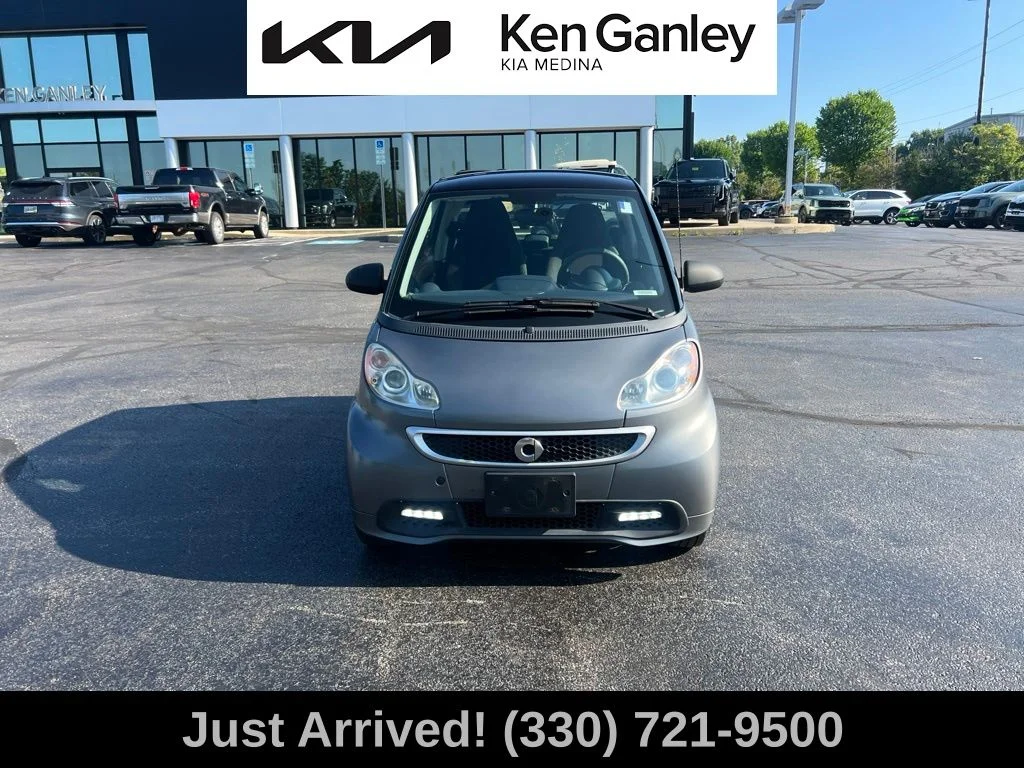 Used 2015 Gray smart Passion image 2
