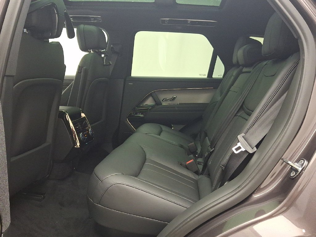 New 2027 Charente Grey Prem Met Land Rover Dynamic SE image 6