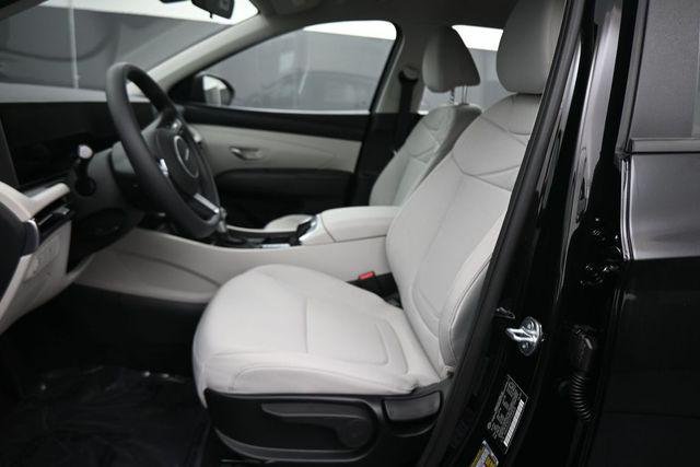 New 2026 Black Hyundai SE FWD image 11