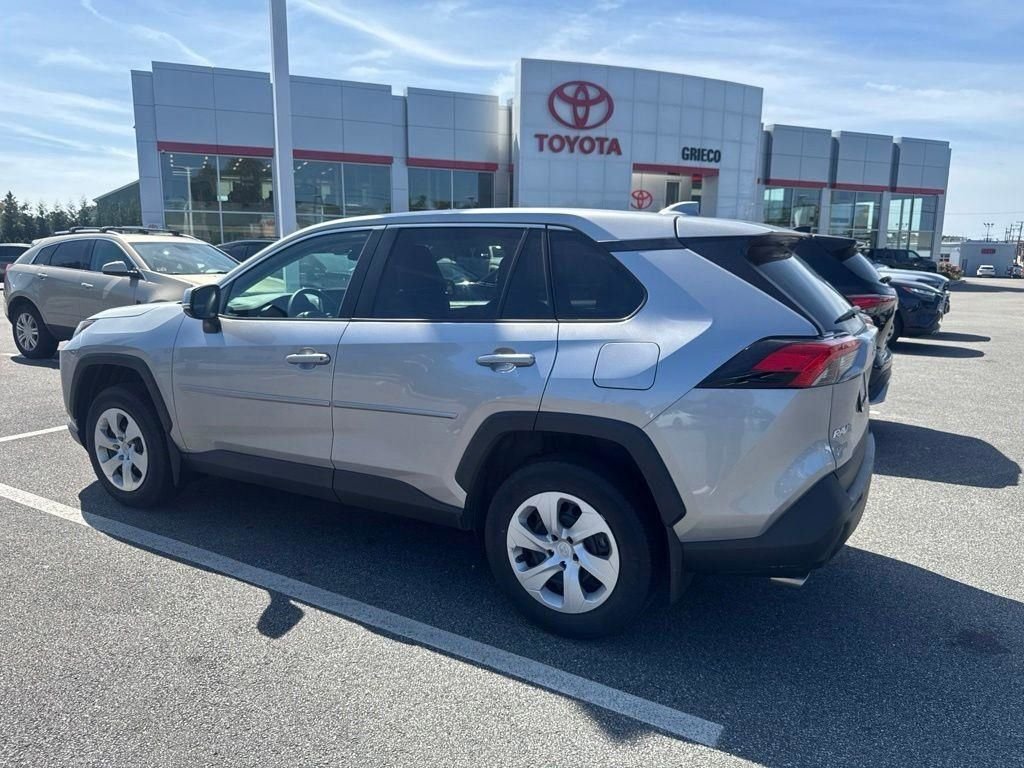 Used 2025 Silver Toyota LE image 5