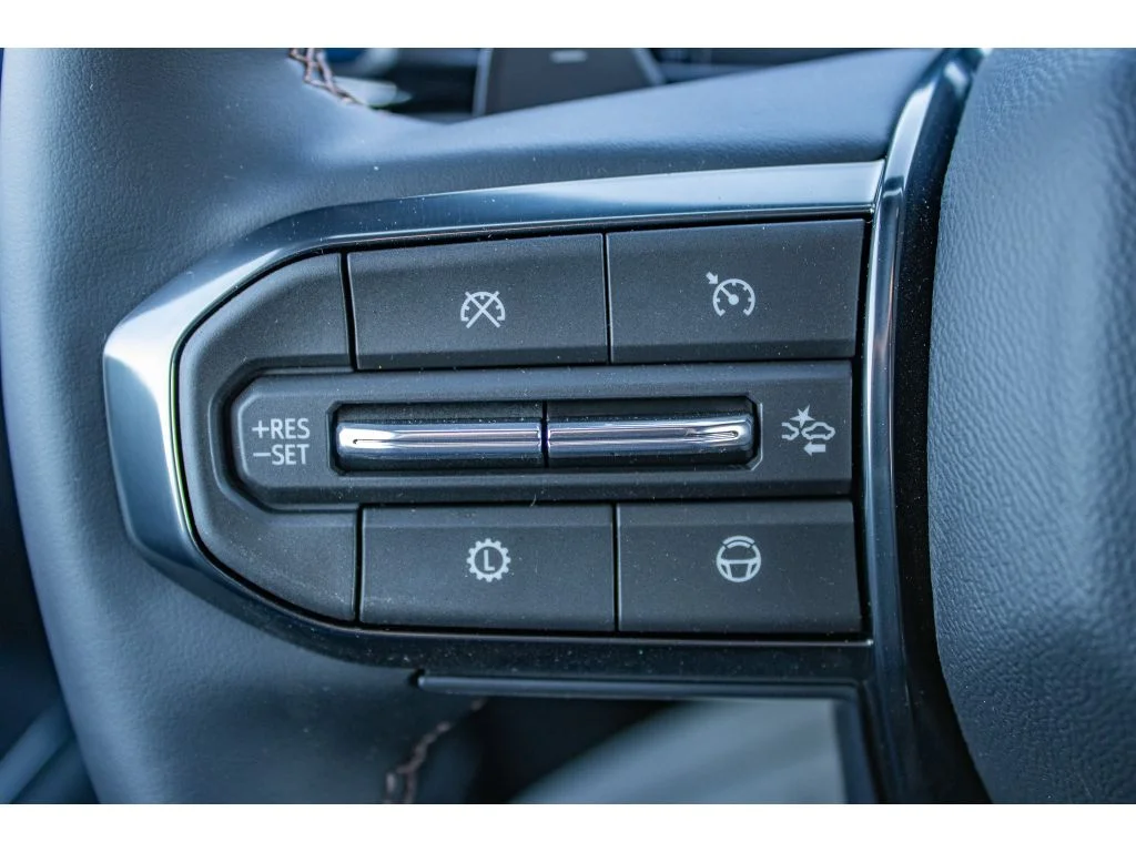 New 2026 RIVERSTONE METALLIC GMC AWD AT4 image 40