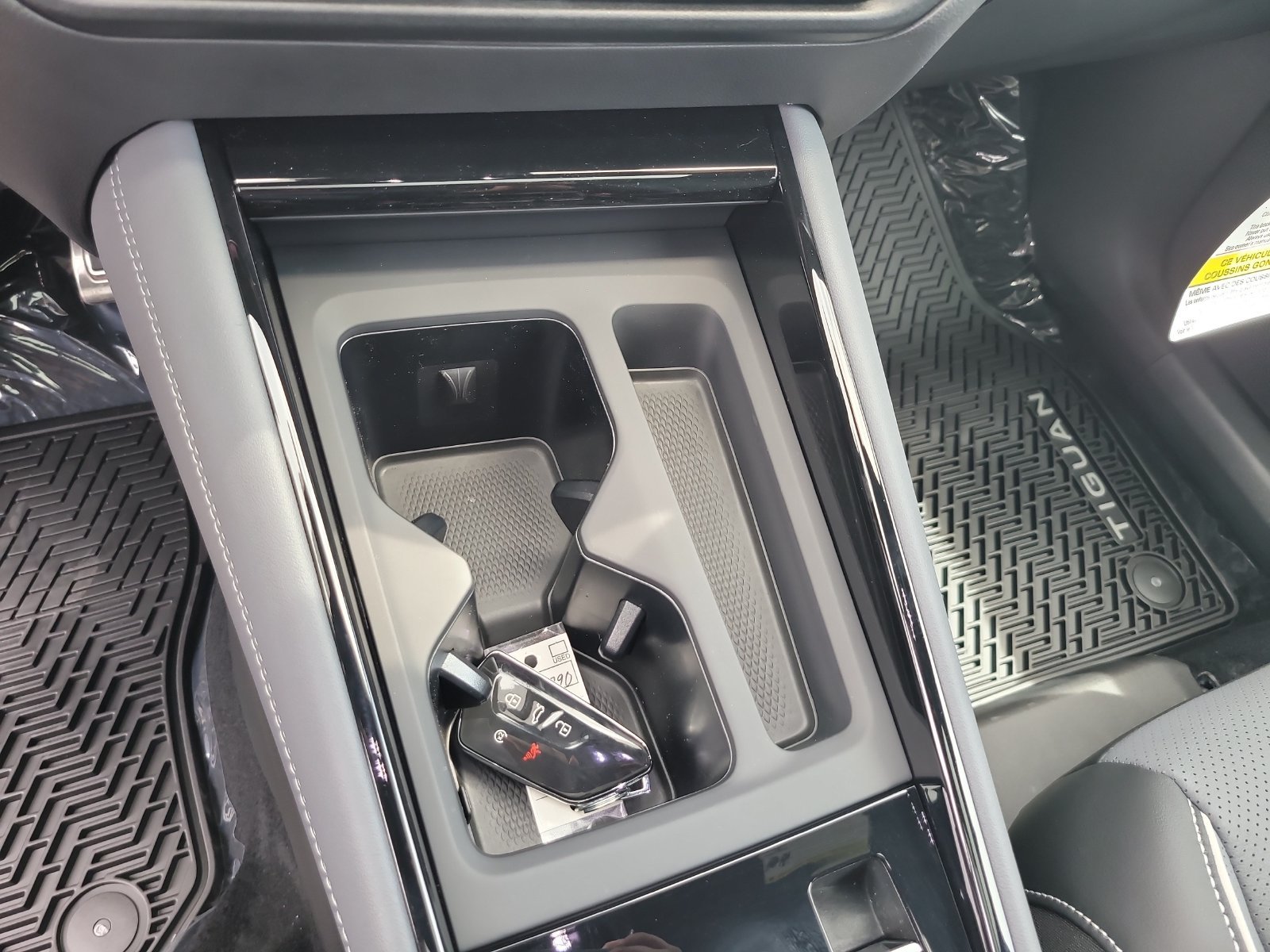 New 2026 Sandstone Volkswagen 2.0T SEL R-Line Turbo image 23