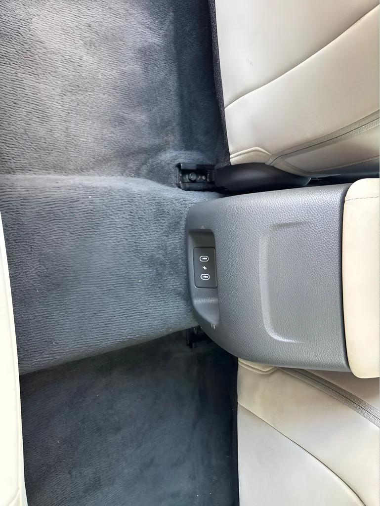 Used 2025 Silver Hyundai SEL image 21