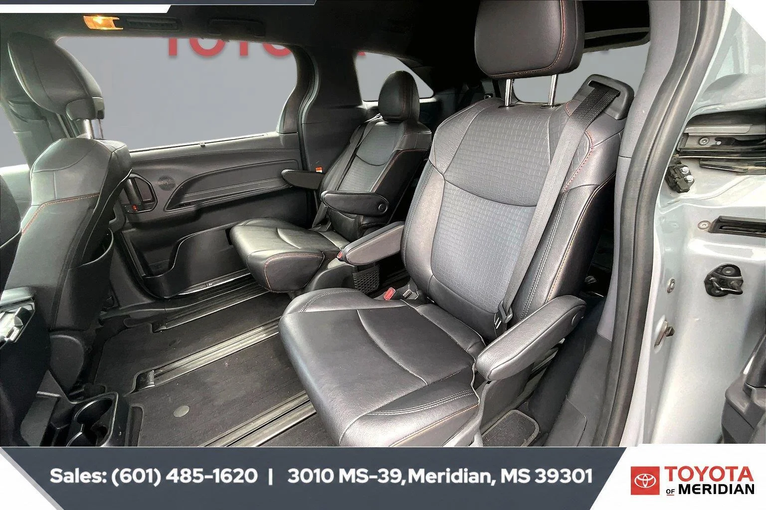 Used 2023 Cement Toyota XSE 7-Passenger image 19