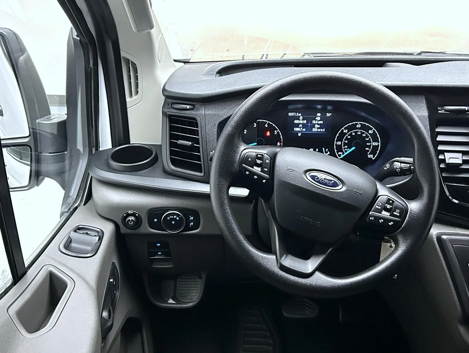 Used 2025 White Ford XLT image 12