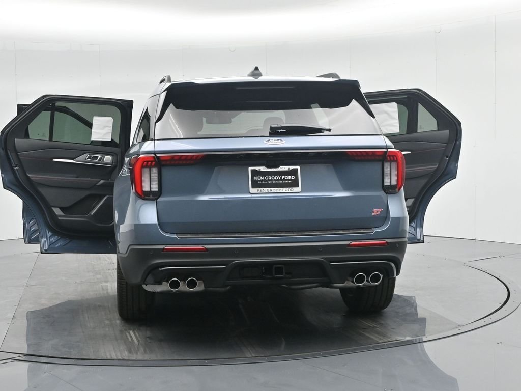 2025 Ford Explorer ST - Photo 38
