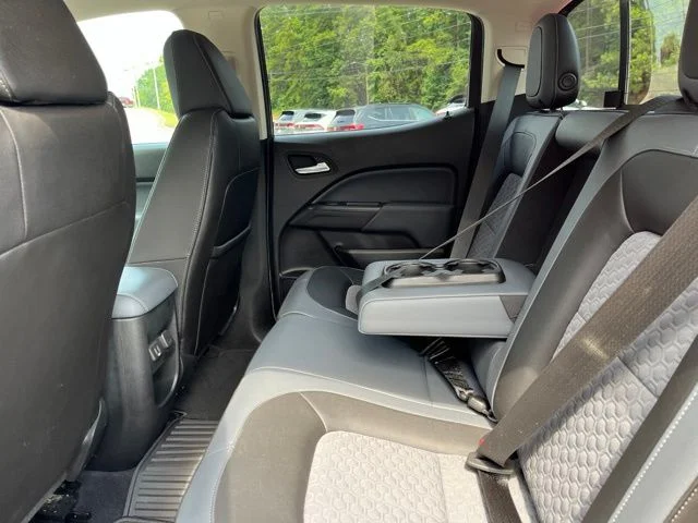 Used 2019 Red Chevrolet Z71 image 11