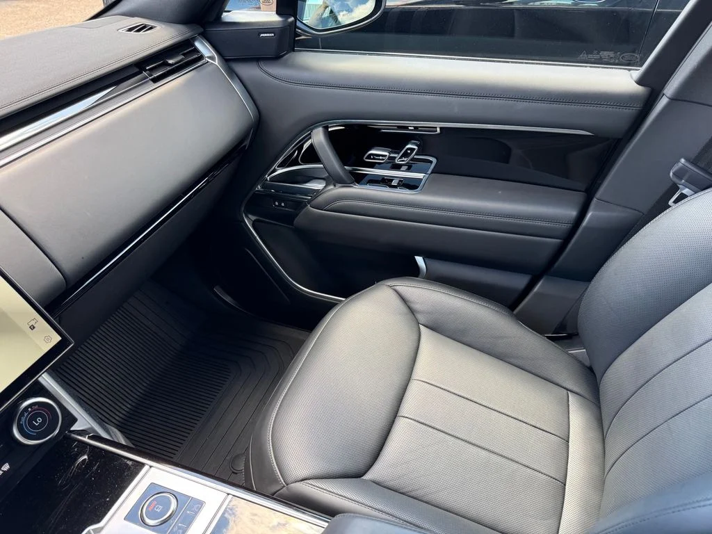Certified Used 2023 Black Land Rover SE image 31